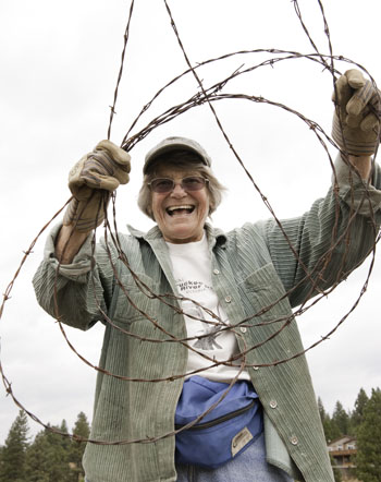 Truckee River - Barbed wire and other rubish block wildlife access to riparian zones. Photo: Cathy Howard
